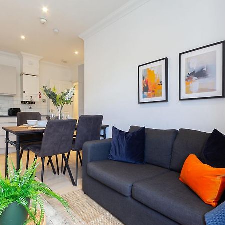 Cosy Central 2 Bedroom - Near Brighton Beach & Shops! Exterior photo